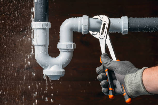 Professional Drain Cleaning technician working in Kensington, OH